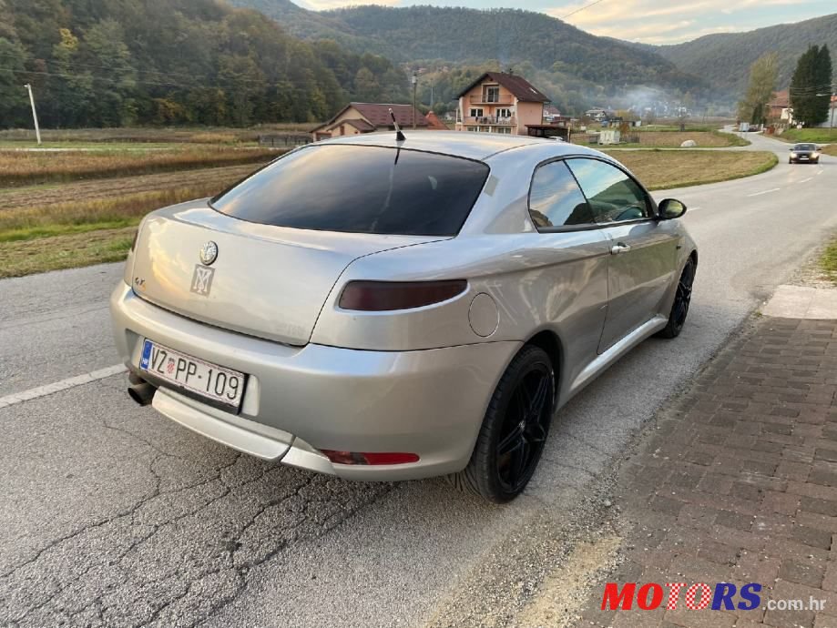 2005' Alfa Romeo GT photo #6