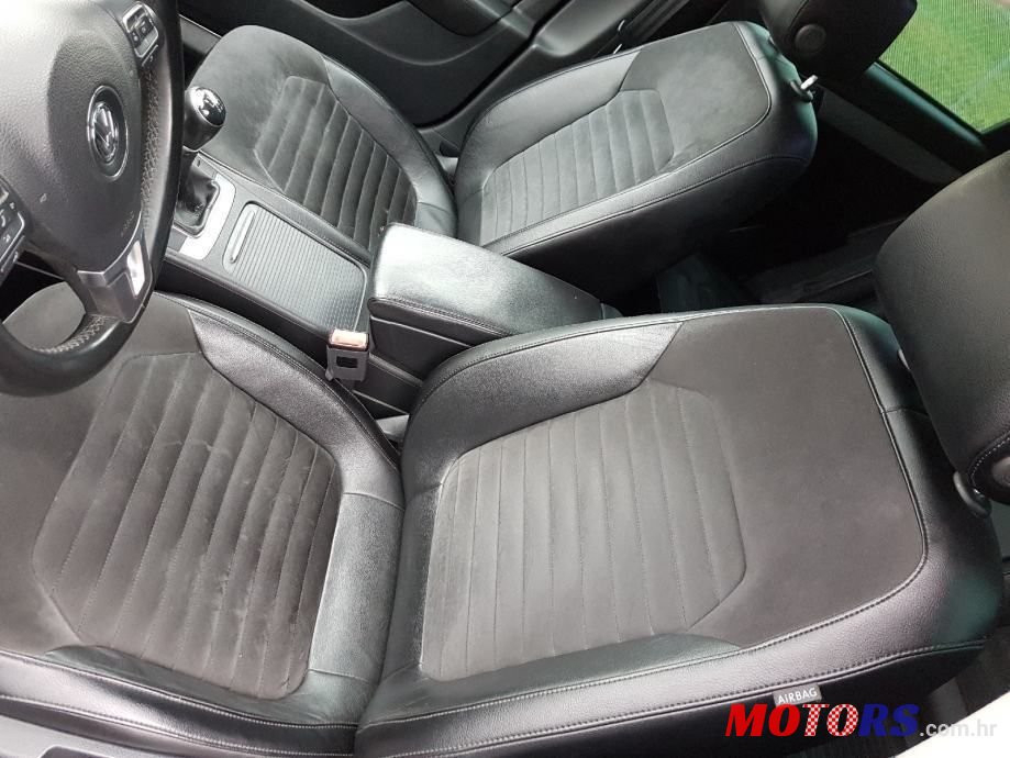 2012' Volkswagen Passat Variant photo #4