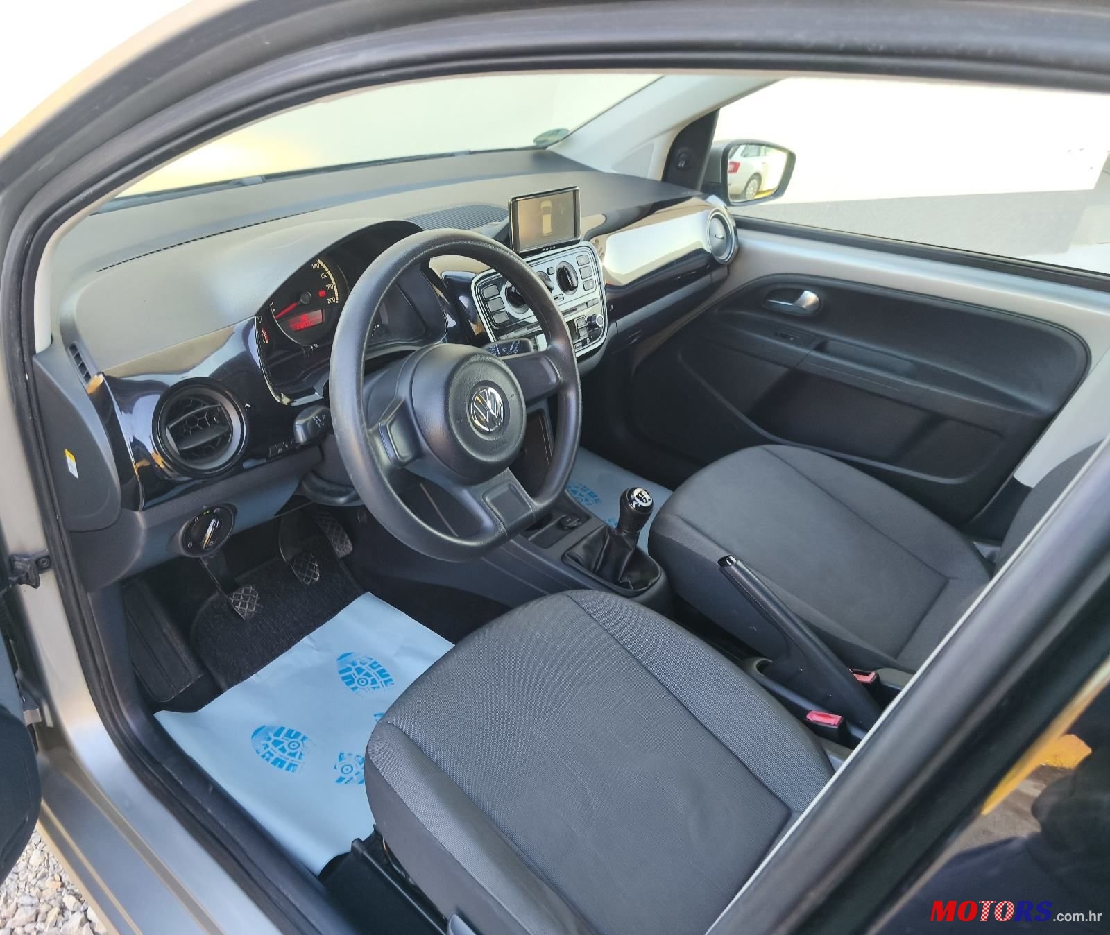 2013' Volkswagen Up! 1,0 Up! photo #5