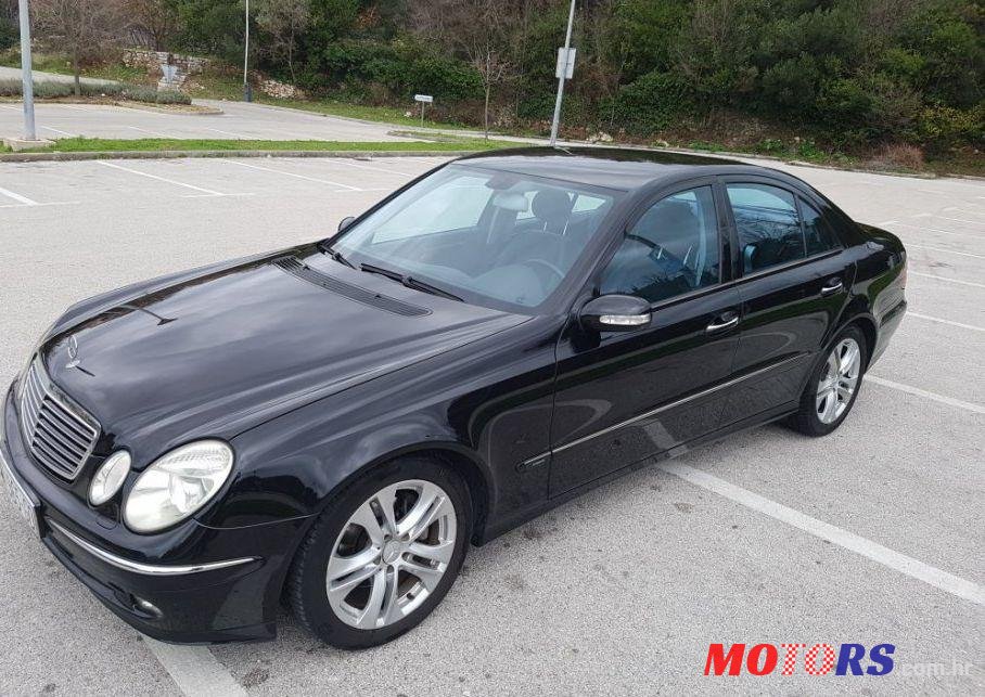 2003' Mercedes-Benz E-Klasa photo #2