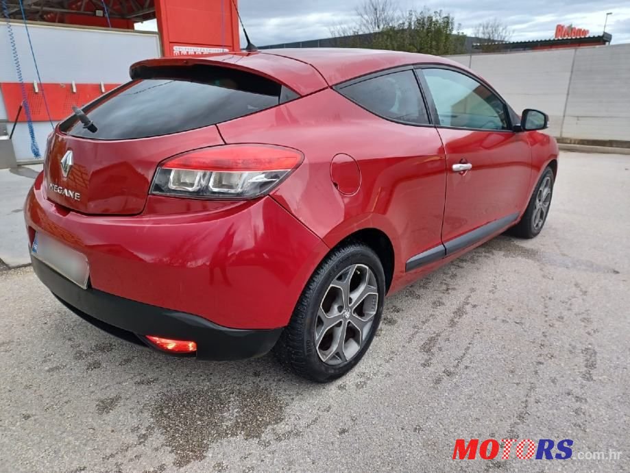 2009' Renault Megane Coupe photo #4