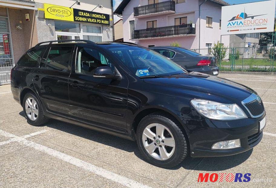 2011' Skoda Octavia Combi photo #2