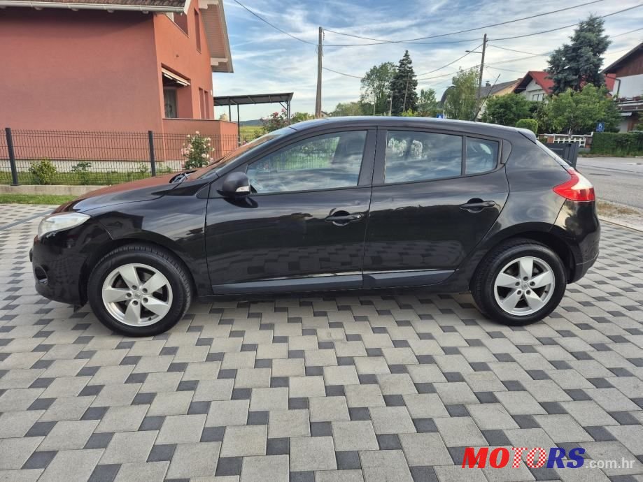2012' Renault Megane 1.6 16V photo #2