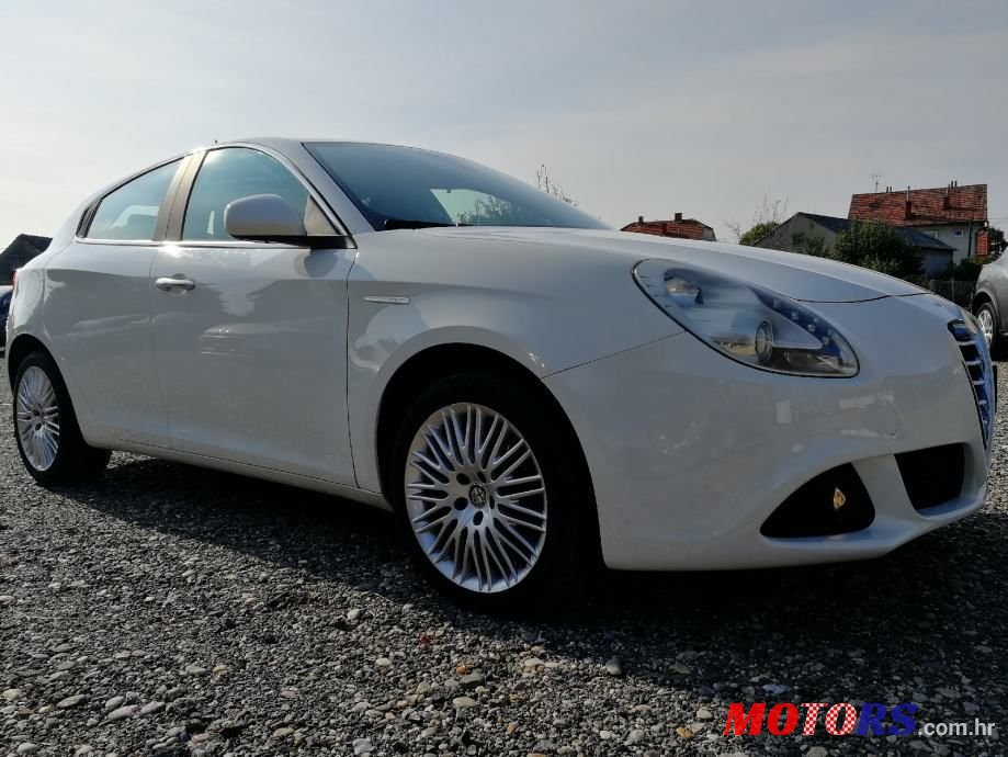 2010' Alfa Romeo Giulietta 1,6 photo #1