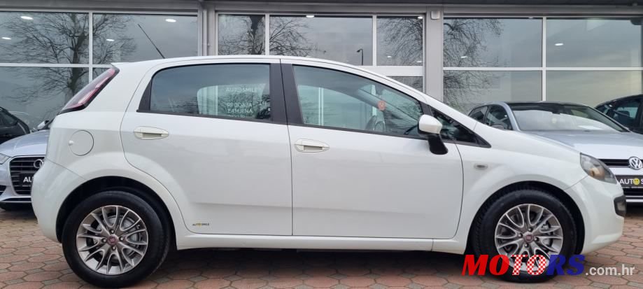 2011' Fiat Punto Evo photo #4