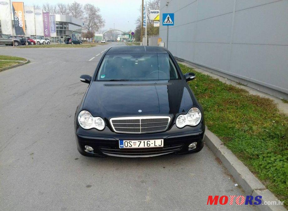 2005' Mercedes-Benz C-Class 200 Classic photo #2