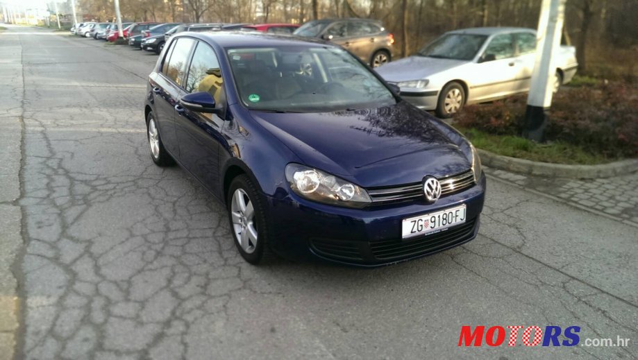 2010' Volkswagen Golf photo #1