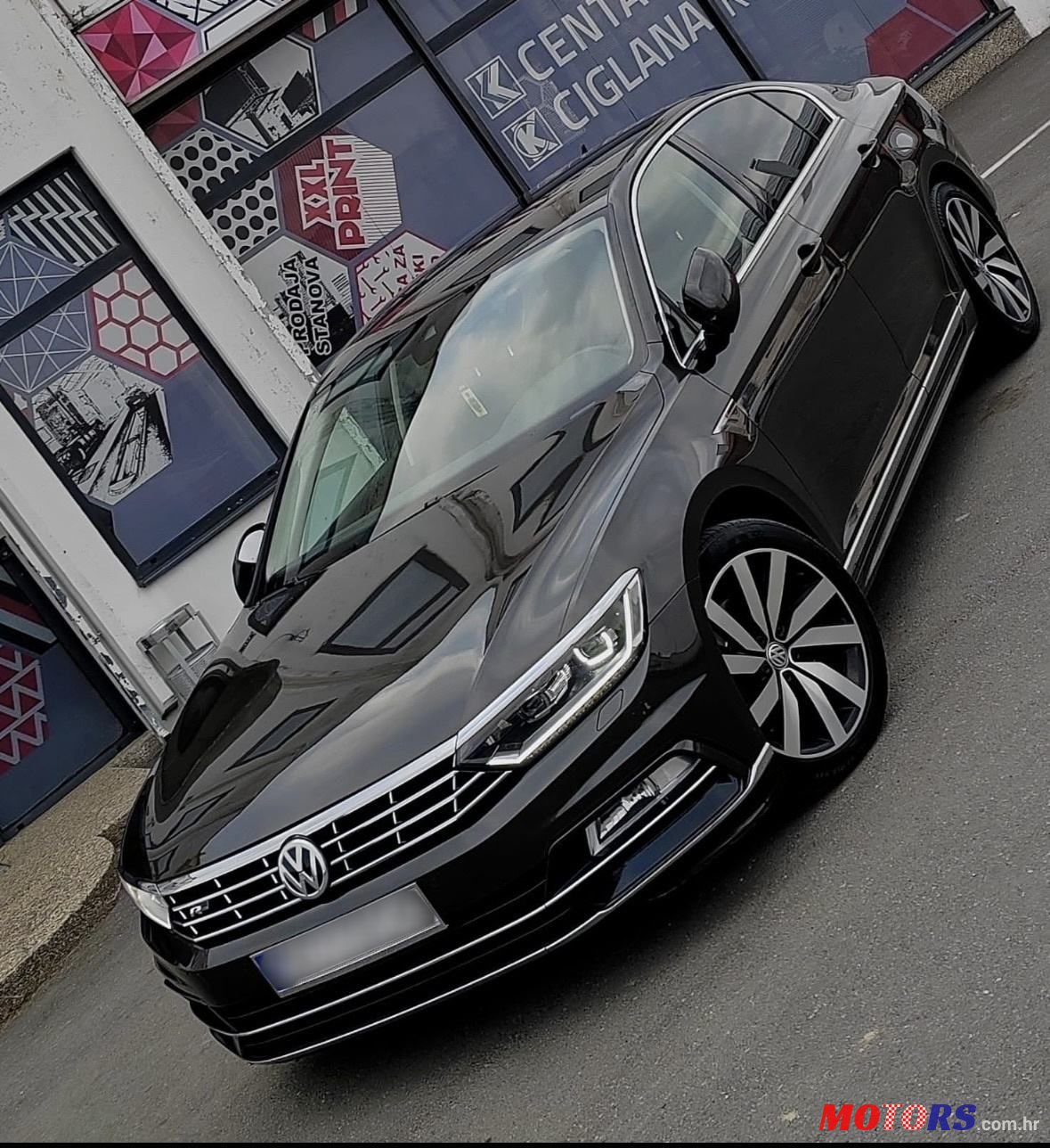 2016' Volkswagen Passat photo #1