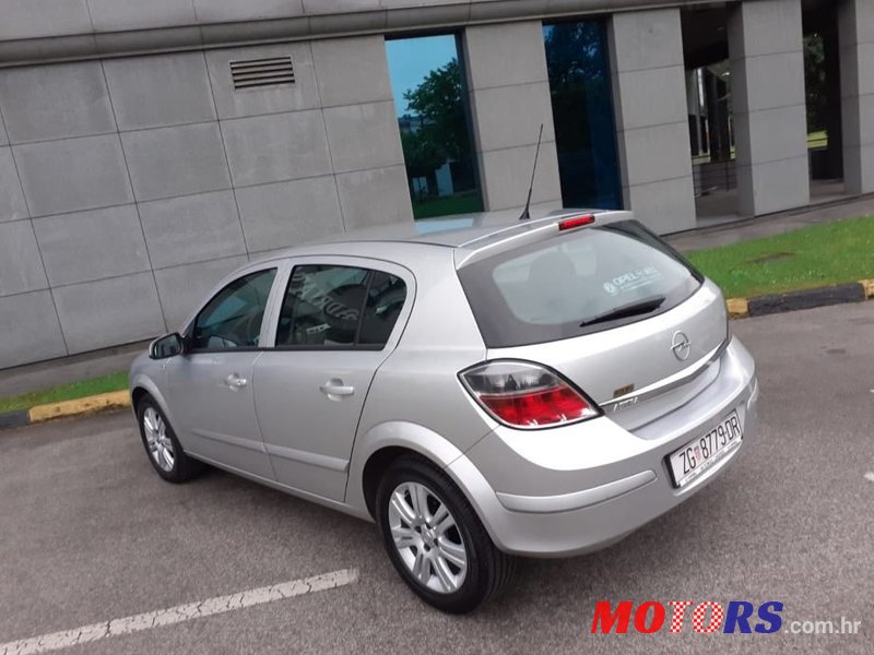 2008' Opel Astra 1,4 photo #5