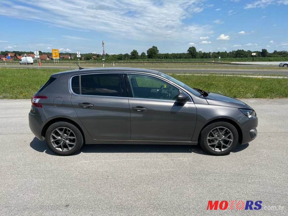 2016' Peugeot 308 photo #4