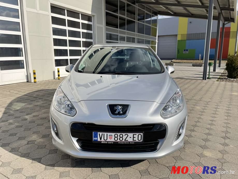 2013' Peugeot 308 1,6 E-Hdi photo #3