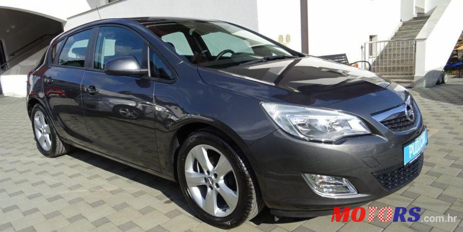 2011' Opel Astra 1,3 Cdti Sport photo #1