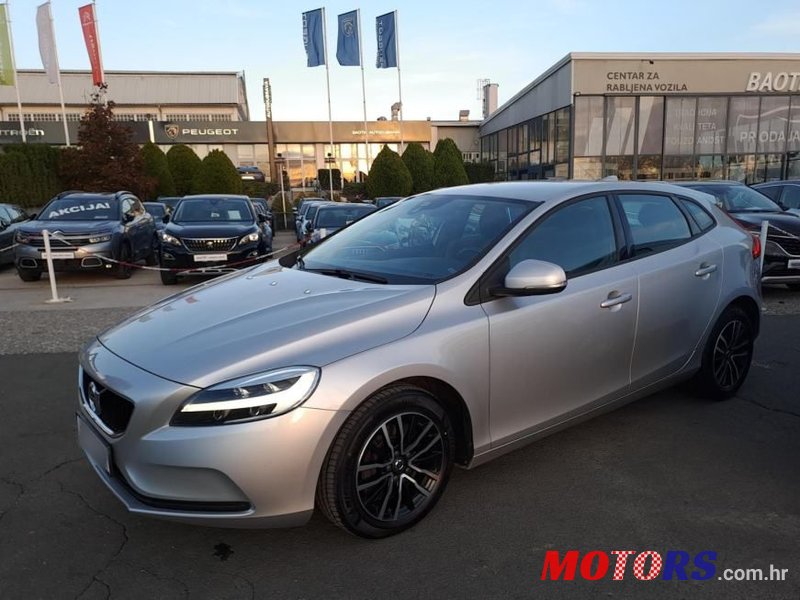 2019' Volvo V40 D2 photo #1