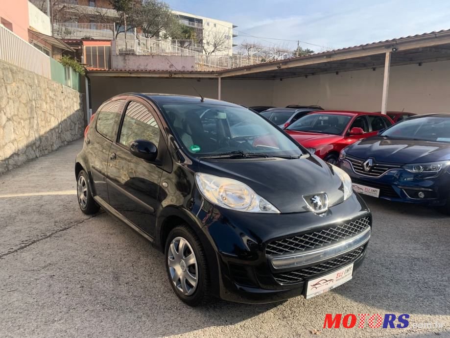 2010' Peugeot 107 1,0 photo #2