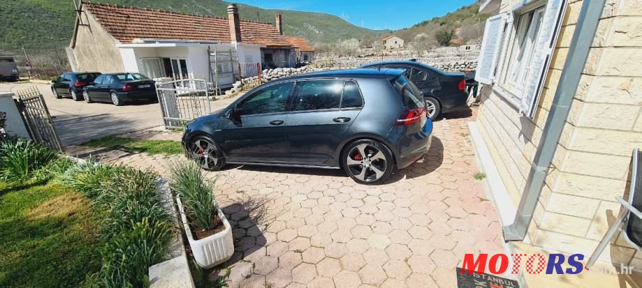 2014' Volkswagen Golf 7 2.0 Gtd photo #3