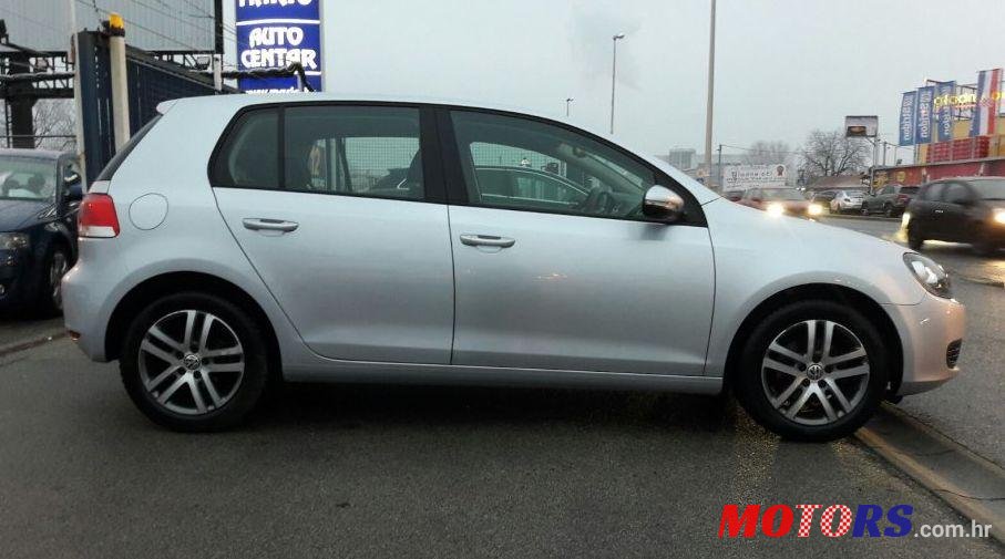 2010' Volkswagen Golf VI 1,6 Tdi photo #1