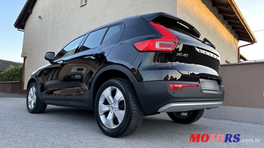 2019' Volvo XC40 D3 photo #3