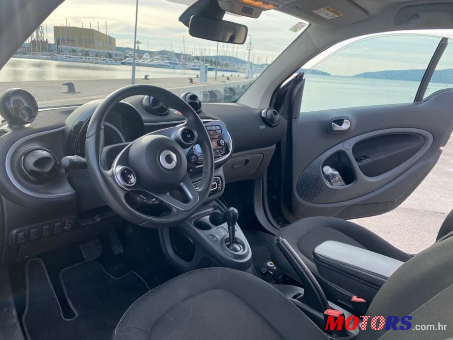 2017' Smart Fortwo photo #6