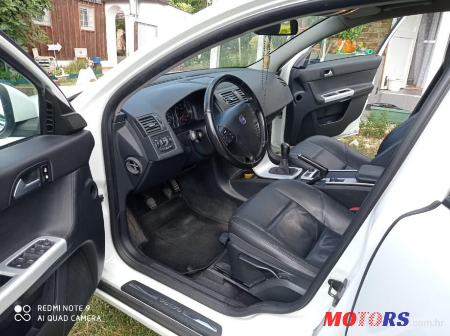 2012' Volvo S40 D2 photo #6