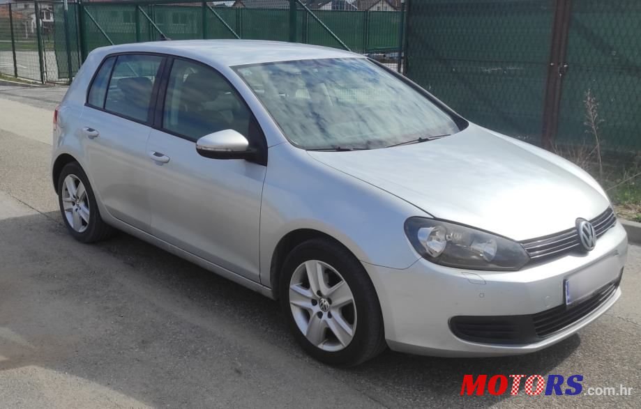 2010' Volkswagen Golf VI 1,6 Tdi photo #4