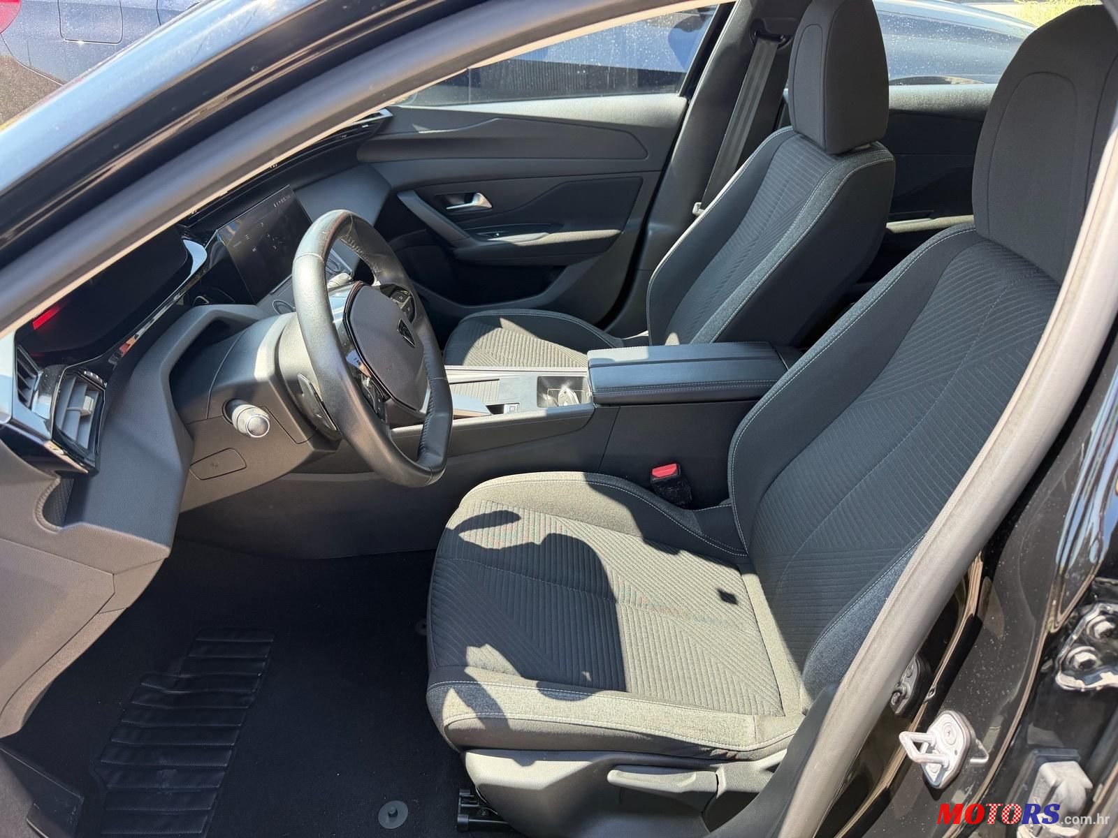 2023' Peugeot 308 1,5 photo #6