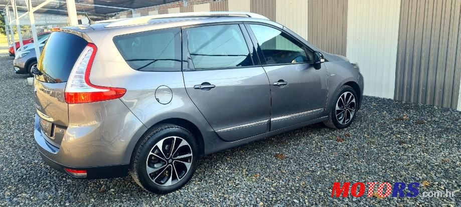 2015' Renault Grand Scenic photo #5