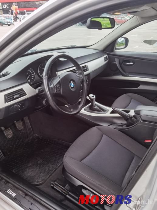 2010' BMW Serija 3 316D photo #4