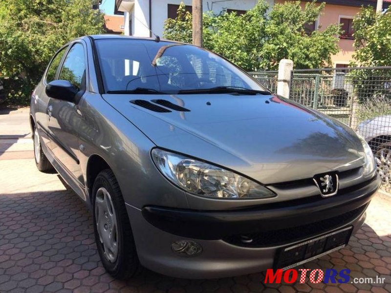 2004' Peugeot 206 206 1,4 Hdi photo #2