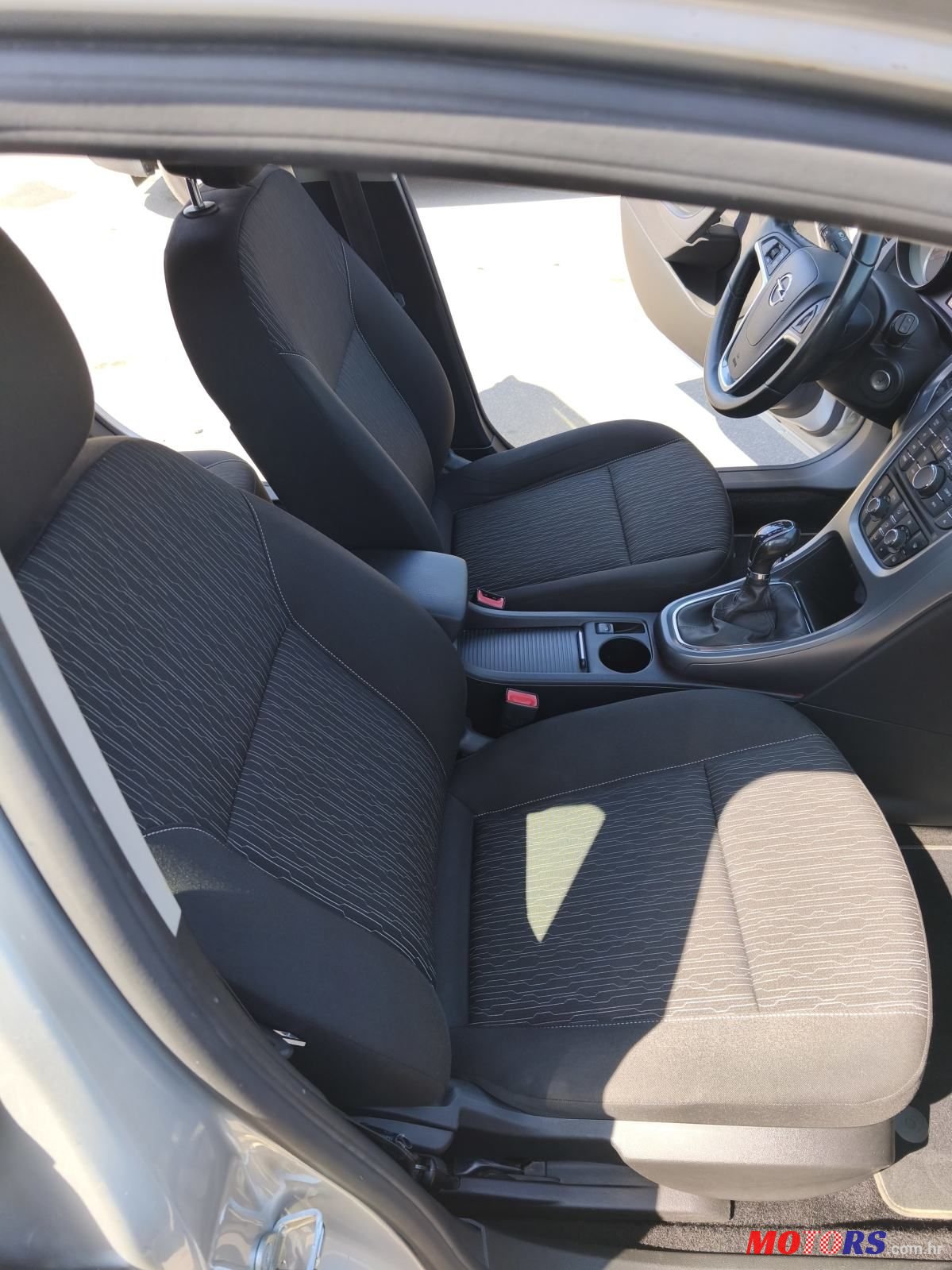 2015' Opel Astra Karavan photo #5