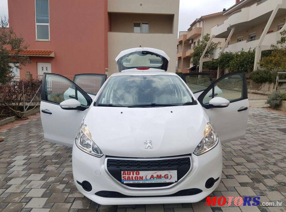 2012' Peugeot 208 1,4 Hdi photo #1