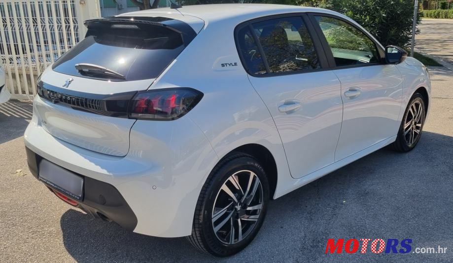 2023' Peugeot 208 1,2 photo #3