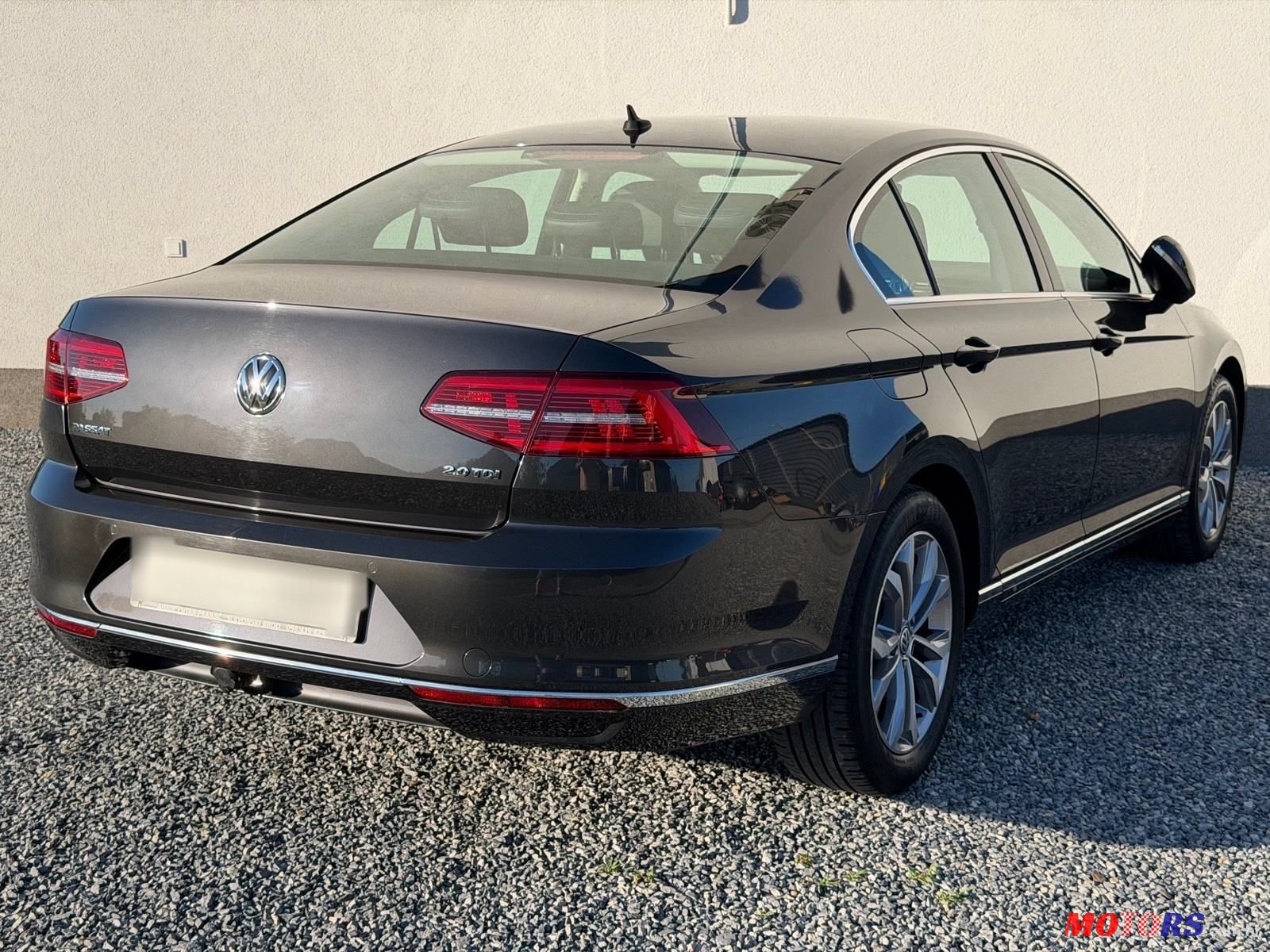 2017' Volkswagen Passat photo #6