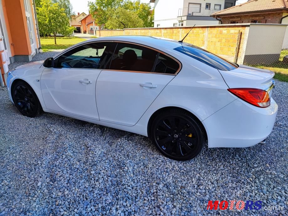 2009' Opel Insignia photo #2