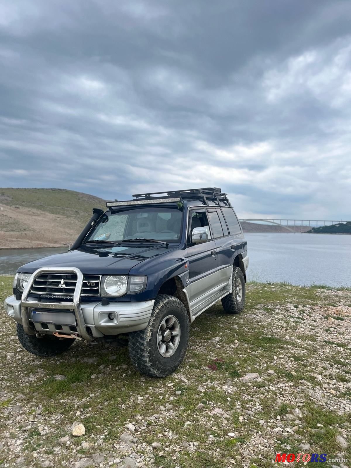 1998' Mitsubishi Pajero 3,5 V6-24V Gls photo #4