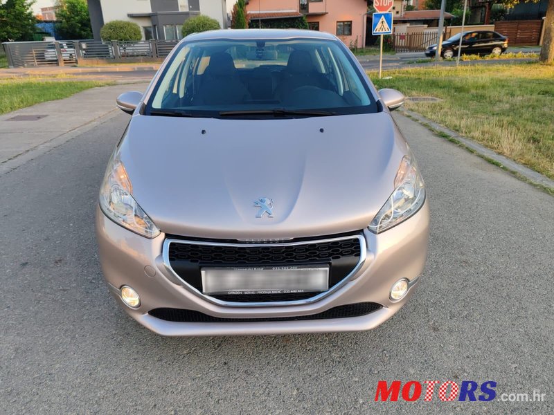 2014' Peugeot 208 1,4 Hdi photo #2