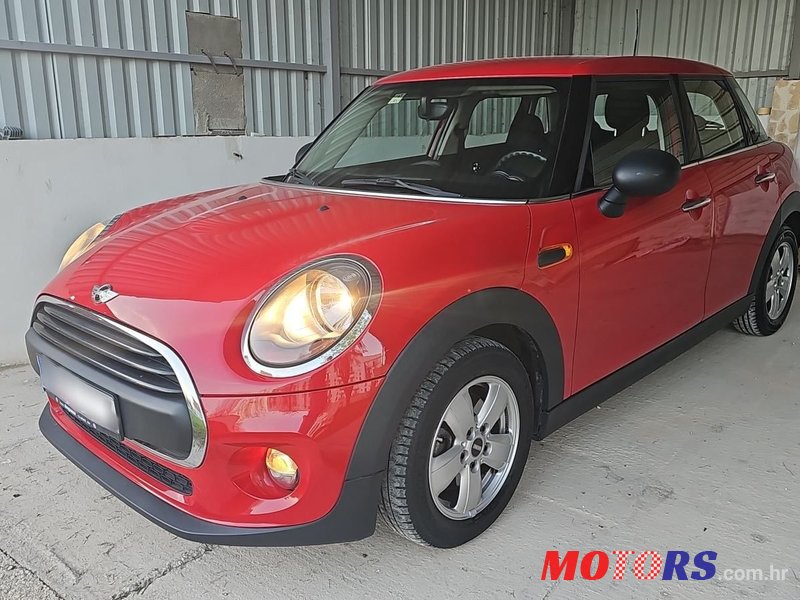 2017' MINI Cooper Diesel F55 photo #1