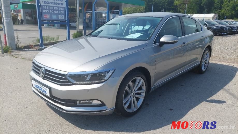 2015' Volkswagen Passat photo #5