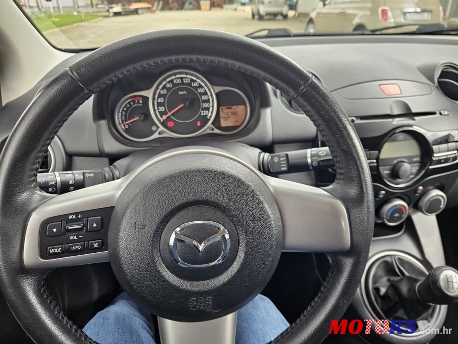 2011' Mazda 2 1,3 I Ce Pro photo #6