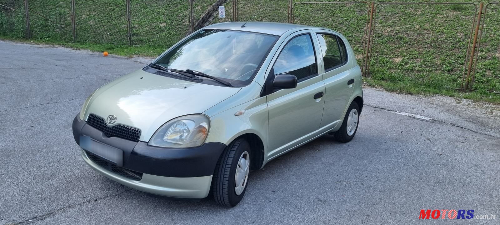 2002' Toyota Yaris 1,0 Vvt-I photo #2