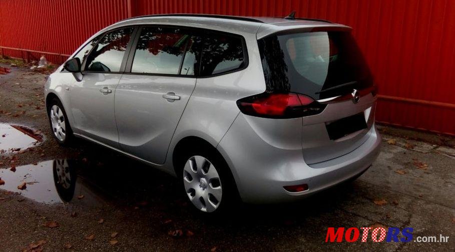 2012' Opel Zafira 2,0 photo #2
