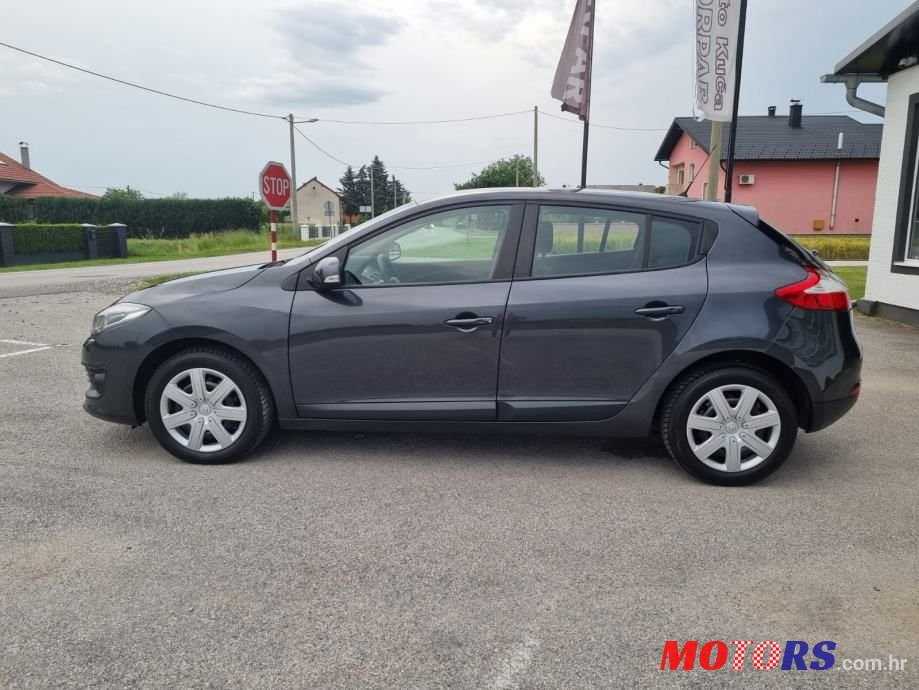 2014' Renault Megane photo #4