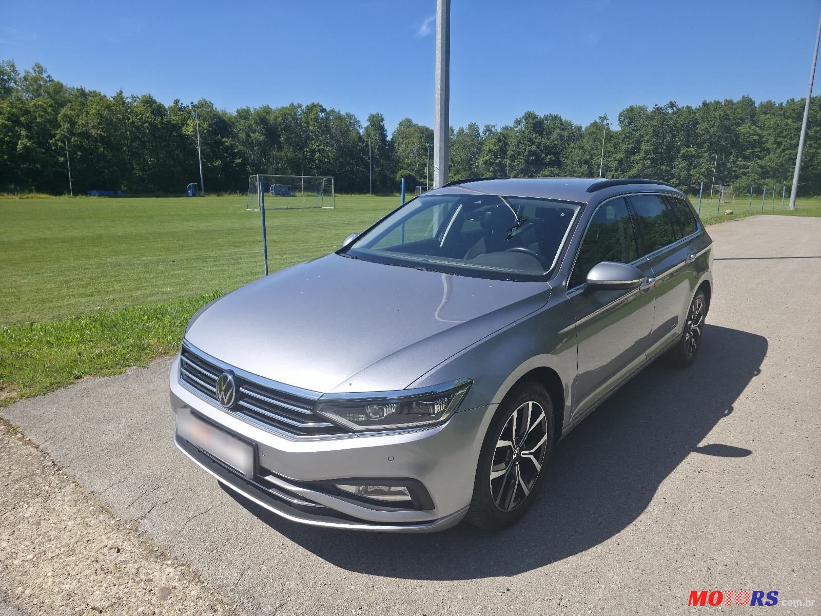 2021' Volkswagen Passat Variant photo #1