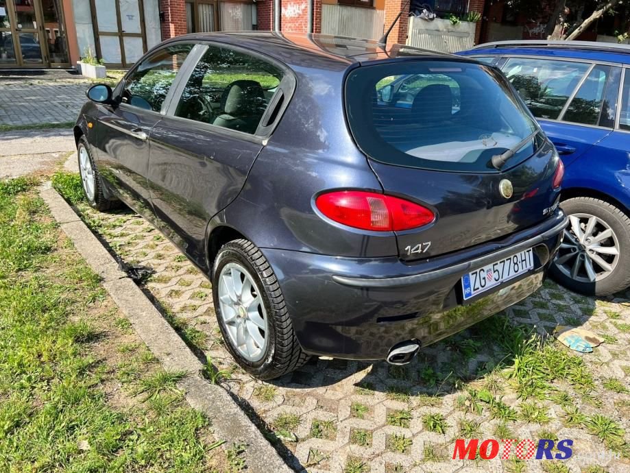 2002' Alfa Romeo 147 photo #2