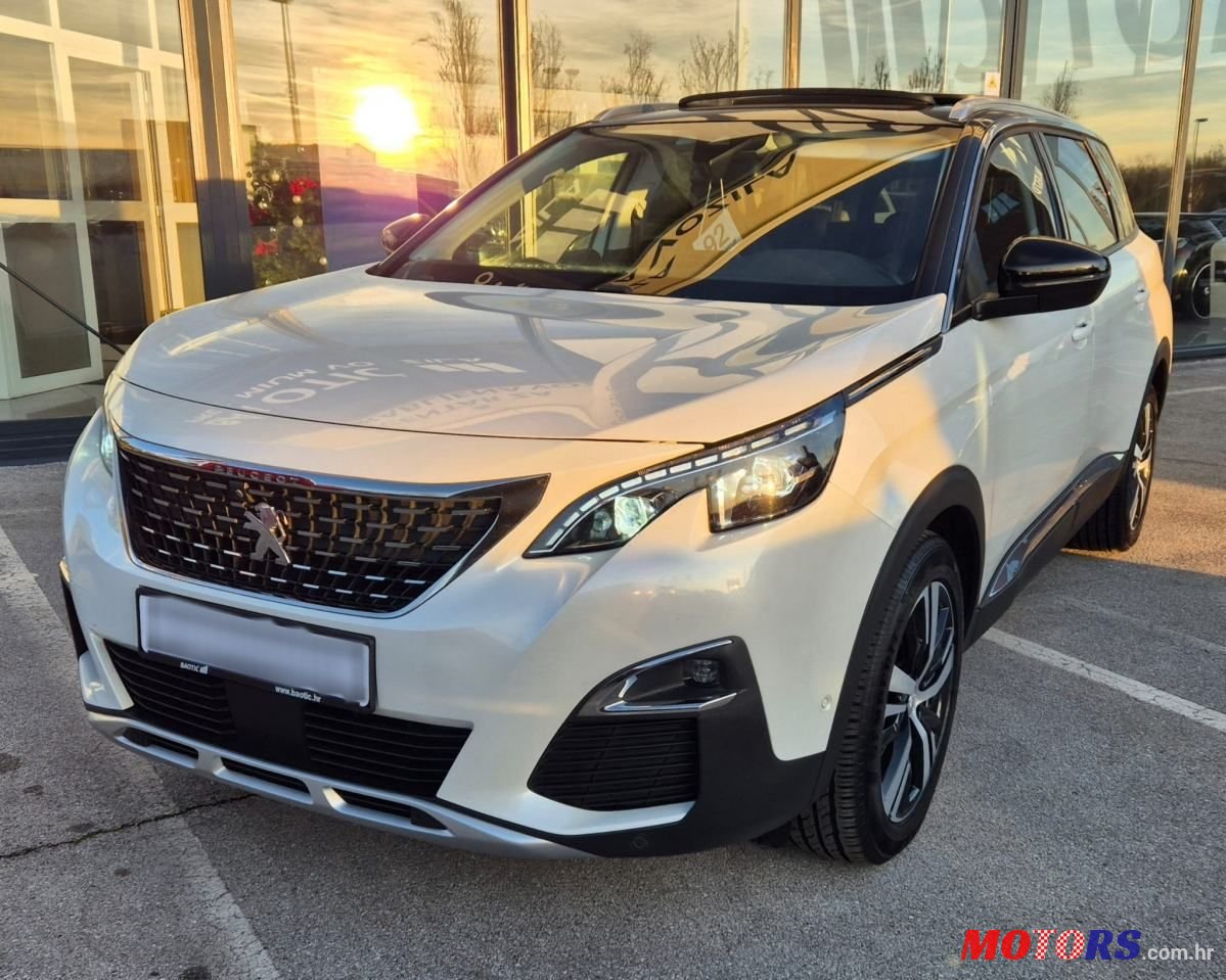 2019' Peugeot 5008 photo #1