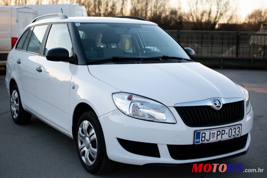 2013' Skoda Fabia Combi photo #1