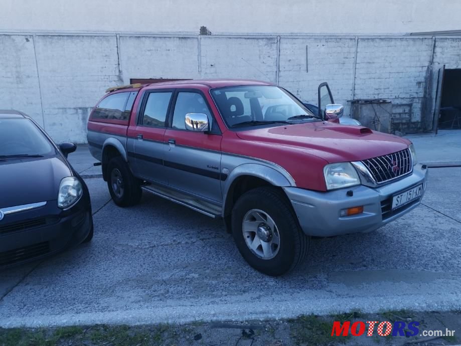 2002' Mitsubishi L200 2.5Tdi photo #1