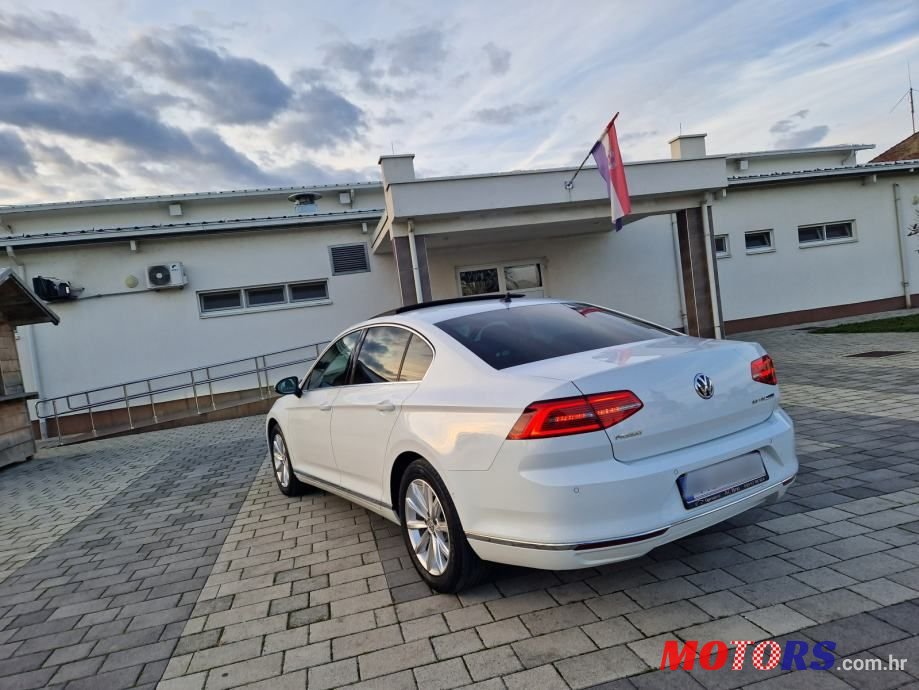 2015' Volkswagen Passat 2,0 Tdi Bmt photo #5