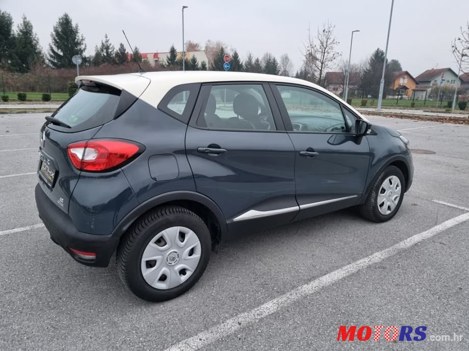 2016' Renault Captur photo #3