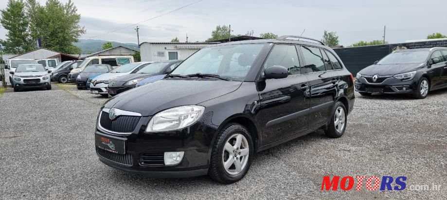 2009' Skoda Fabia Combi photo #1