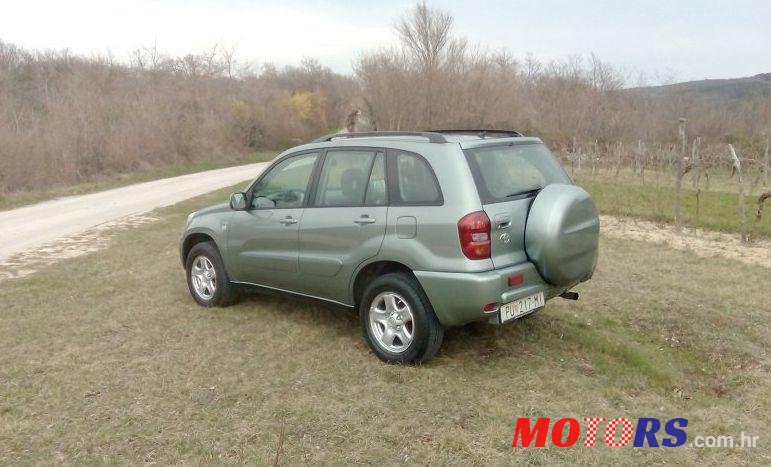 2005' Toyota RAV4 2,0 D-4D photo #1